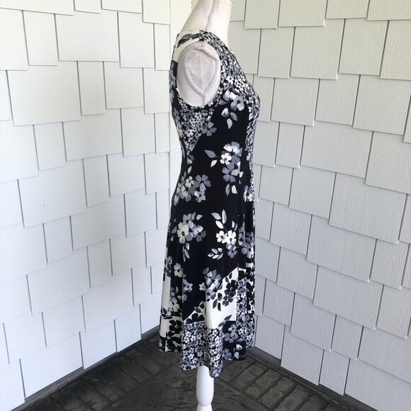 DKNY Women's Ivory Multi Asymmetrical Floral Sleeveless Fit & Flare Dress sz 2 - Picture 4 of 6